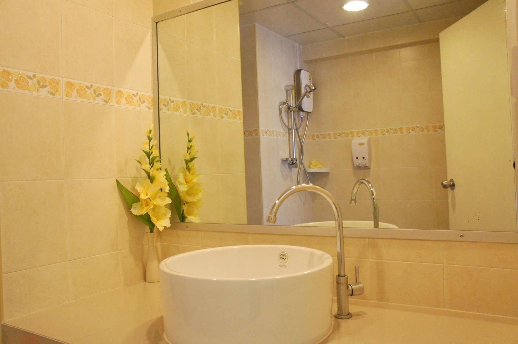 The Nest Serviced Apartment Бангкок Экстерьер фото